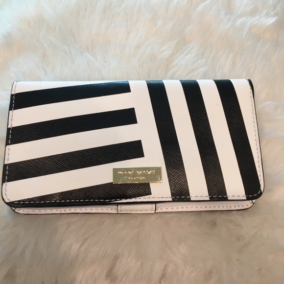 henri bendel Handbags - Henri Bendel Phone Wallet
